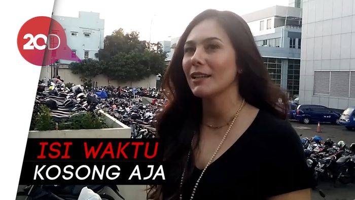 Cerita Wulan Guritno yang Ketagihan Main TikTok