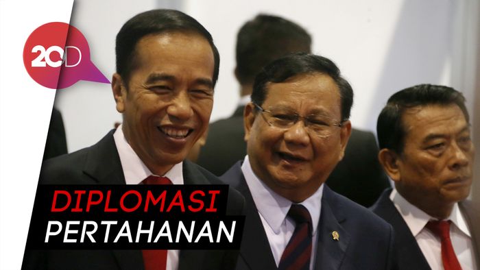 Prabowo Sering ke Luar Negeri, Jokowi: Bukan Jalan-jalan