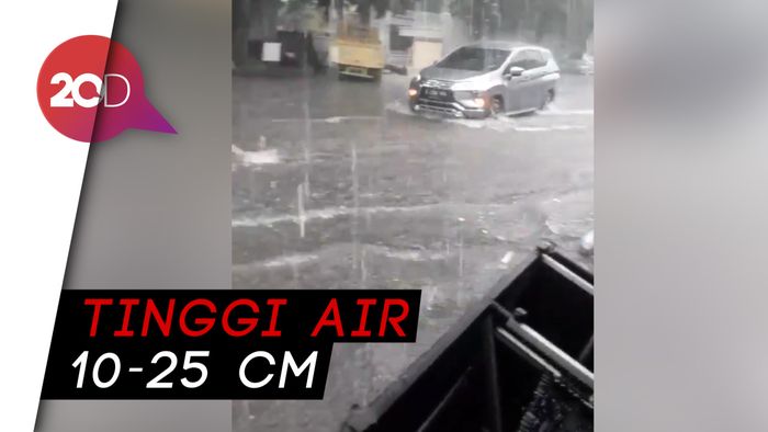 Hujan Sejak Pagi, Ruas Jalan di Jakarta Tergenang Air