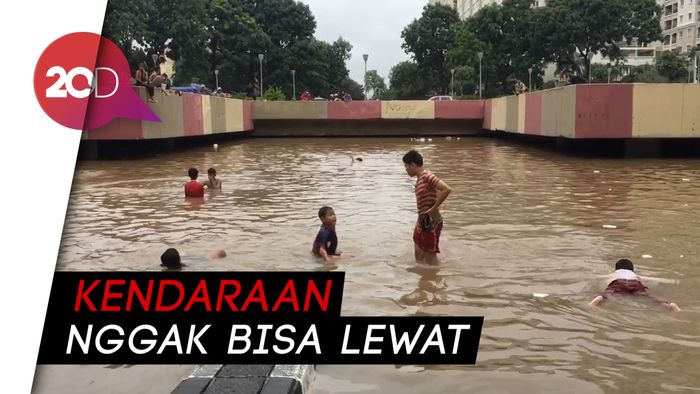 Penampakan Underpass Kemayoran Terendam Banjir 