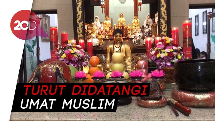  Ada Toleransi di Perayaan Imlek Vihara Amurva Bhumi
