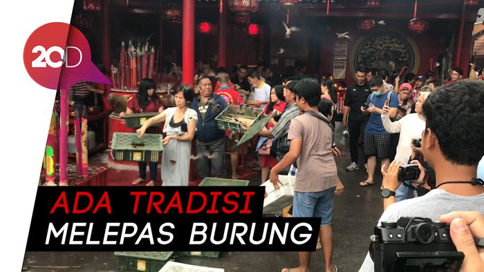 Menengok Kemeriahan Imlek di Vihara Dharma Bakti