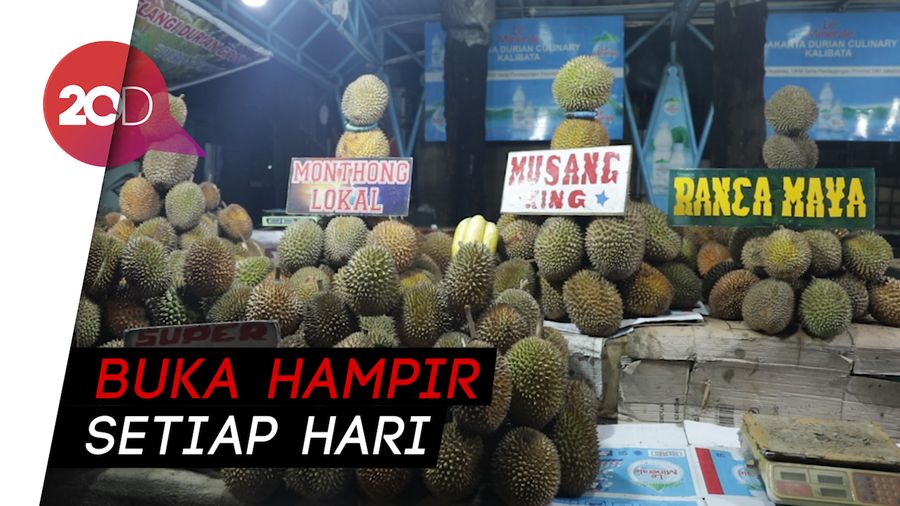 Kenyang Makan Durian di Sentra Durian Kalibata
