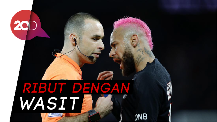 Duh.. Neymar Pamer Skill Berujung Kartu Kuning