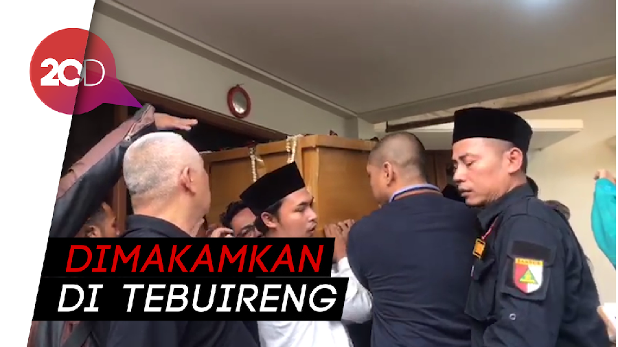Momen Keberangkatan Jenazah Gus Sholah ke Bandara Halim