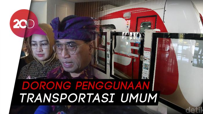 Menhub Dorong Milenial dan Emak-emak Gunakan Transportasi Massal