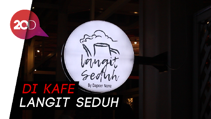 Sensasi Bersantap Romantis di Kafe Beratapkan Langit
