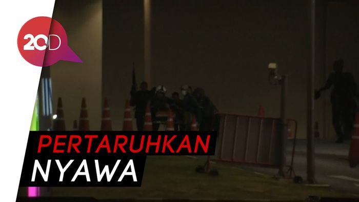 Berjibaku Evakuasi Korban Selamat dari Penembakan Tentara Thailand