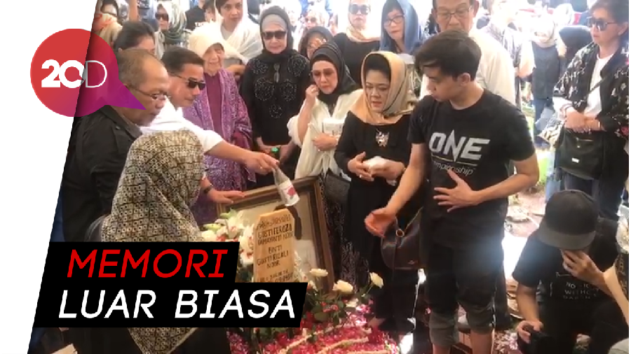Kenangan Vino G. Bastian dan Velove Vexia dengan Istri Mendiang Chrisye