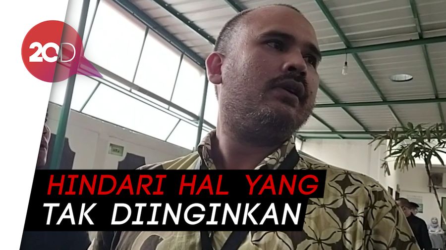 Alasan Arya Claproth Tak Hadiri Pemakaman Anaknya