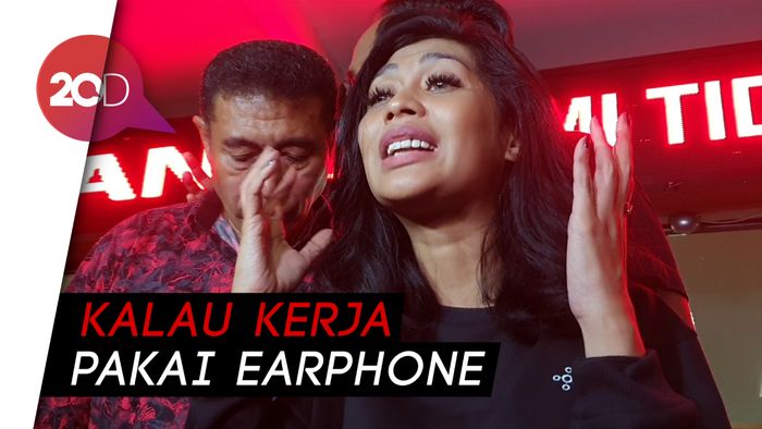 Karen Pooroe Sebut Arya Claproth Lalai Awasi Anaknya saat Kerja