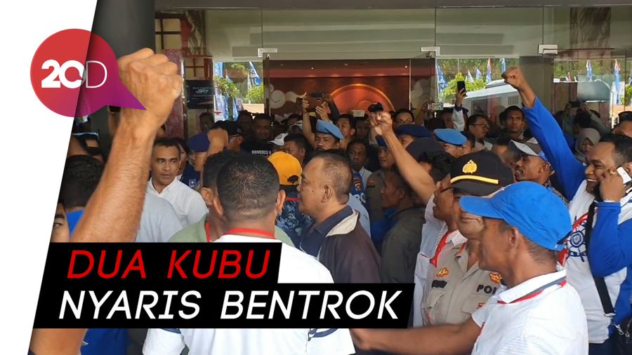 Kongres PAN Panas Lagi! Massa Kubu Zulhas Vs Mulfachri Adu Mulut