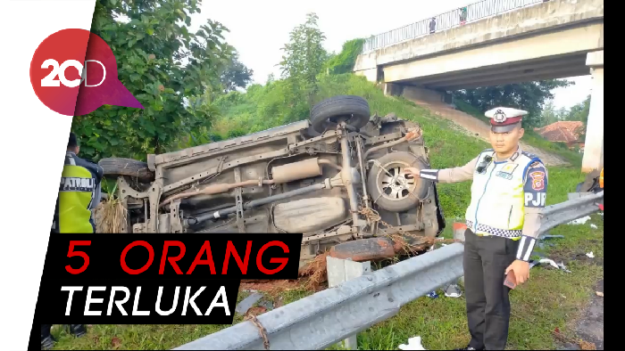 Mobil Menyeberang Jalur dan Masuk Parit di Tol Cipali, 1 Orang Tewas