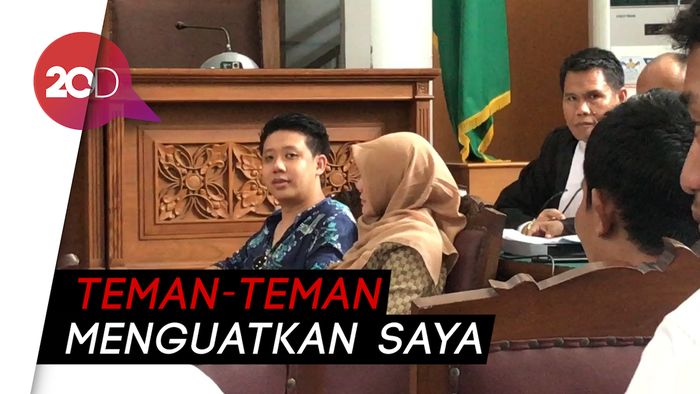 Sebelum Hijrah, Rey Utami Sempat Ingin Akhiri Hidup di Penjara