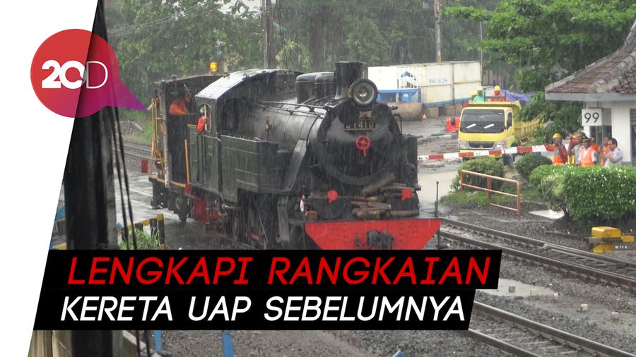 Wisata Transportasi Kereta Uap di Tengah Kota Solo
