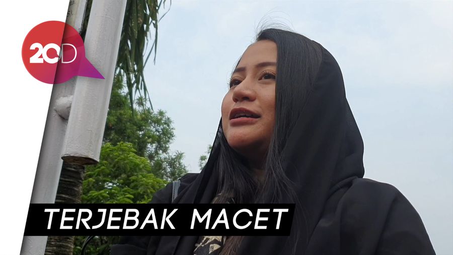 Alasan Juwita Bahar Tak Hadiri Pemakaman Neneknya