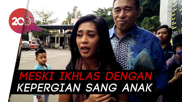 Datangi Polres, Karen Pooroe Berharap Keadilan untuk Anaknya