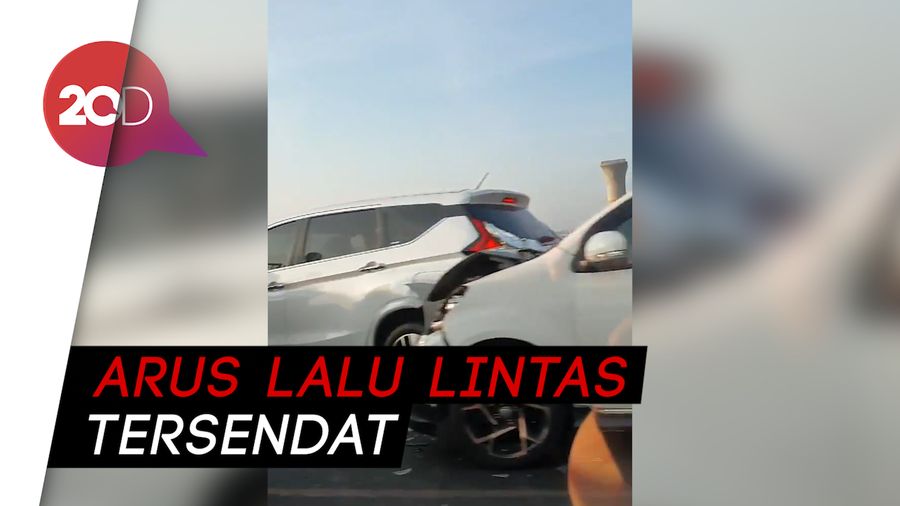Kecelakaan Beruntun Terjadi di Tol Japek