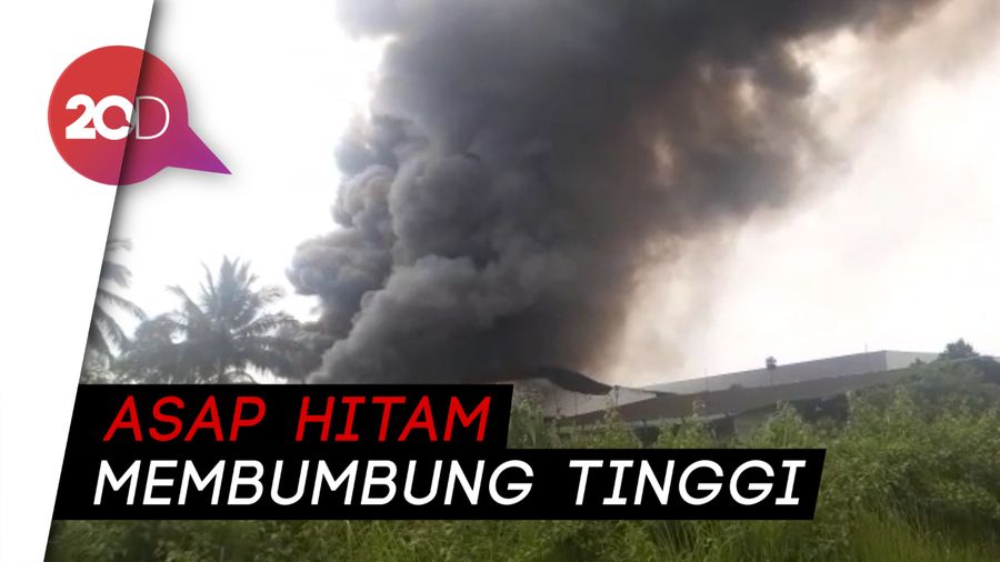 Pabrik Kosmetik di Sukabumi Terbakar Hebat!