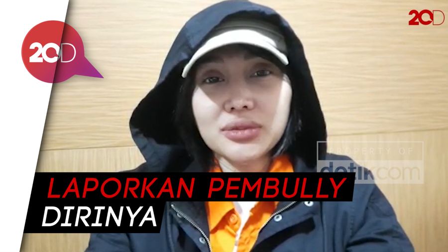Pesan Lucinta Luna untuk Haters: Jauh-jauh, Hempasss!