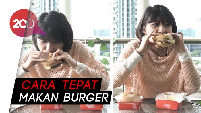 Benarkah Makan Burger Harus Dibalik Biar Nggak Berantakan?
