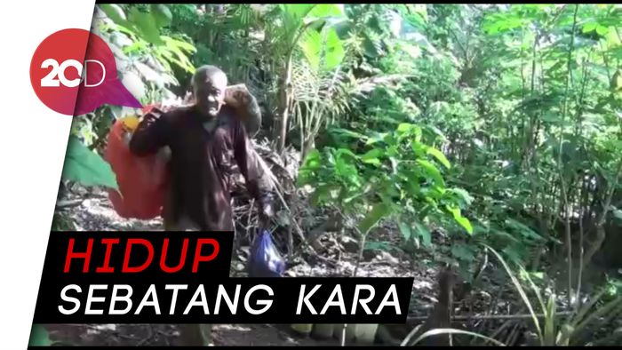 Kakek di Kendari 30 Tahun Hidup di Gubuk Beralaskan Tanah