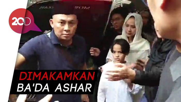 Jenazah Ashraf Sinclair Diberangkatkan ke San Diego Hills