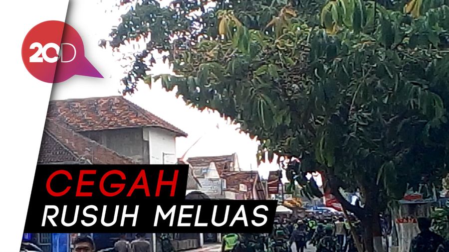 TNI-Polri Turun Tangan Atasi Rusuh Suporter di Blitar