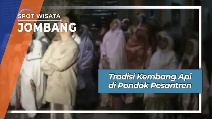 Tradisi Kembang Api di Pondok Pesantren Jombang Jawa Timur