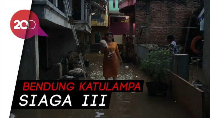 Kampung Tanah Rendah Jaktim Kebanjiran, Warga Bersiap Ngungsi