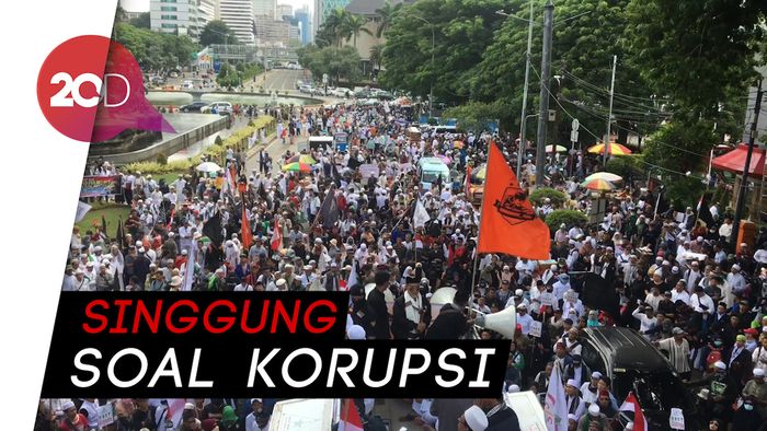 Massa Aksi 212 Mulai Orasi di Bundaran Patung Kuda