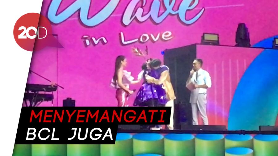 Momen Vidi Aldiano dan Melly Goeslaw Baikan di Konser Korean Wave