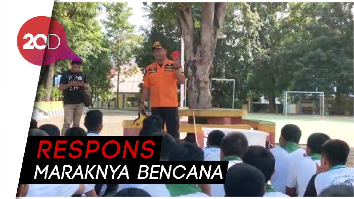 SAR Bagi-bagi Ilmu Penyelamatan ke Siswa