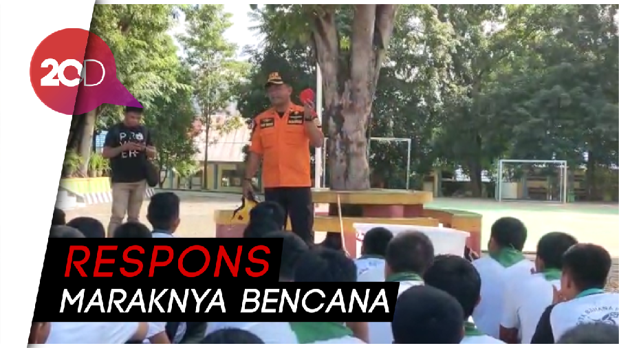 SAR Bagi-bagi Ilmu Penyelamatan ke Siswa