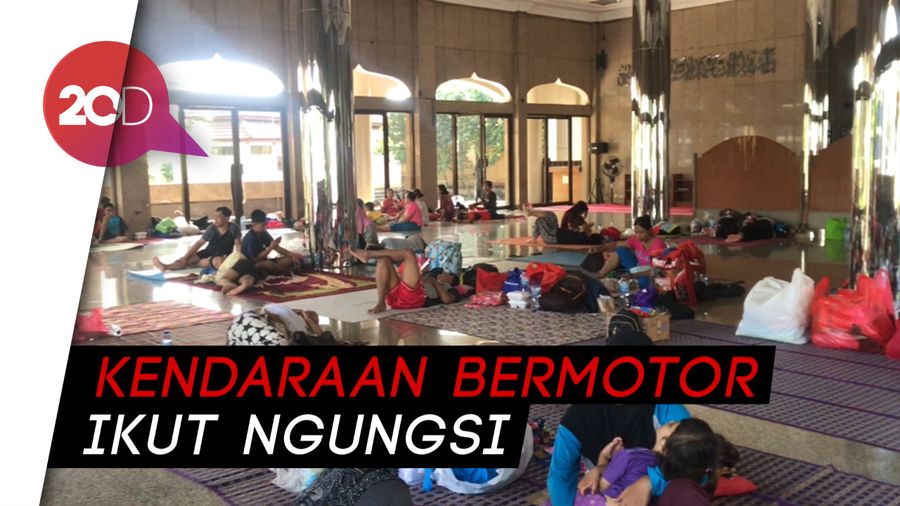 Banjir di Cipinang Melayu Mulai Surut, Warga Masih Ngungsi di Masjid