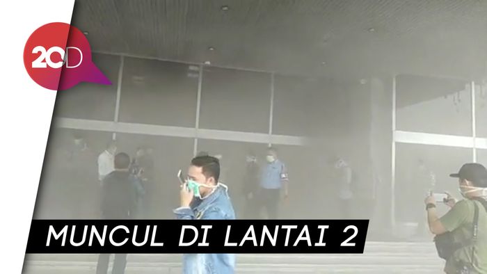 Kepulan Asap di Gedung Nusantara III DPR RI