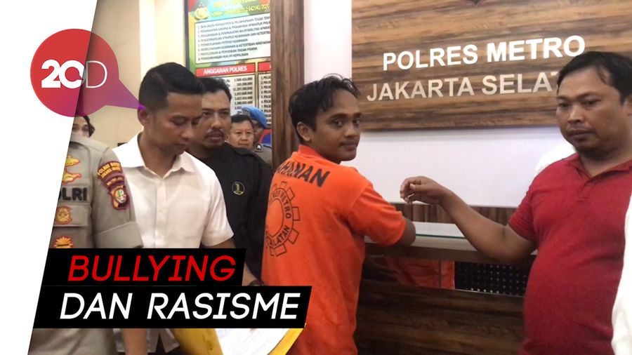 Polisi Tangkap Pem-bully Pria Berkebutuhan Khusus di Jaksel Polisi Tangkap Pem-bully Pria Berkebutuhan Khusus di Jaksel