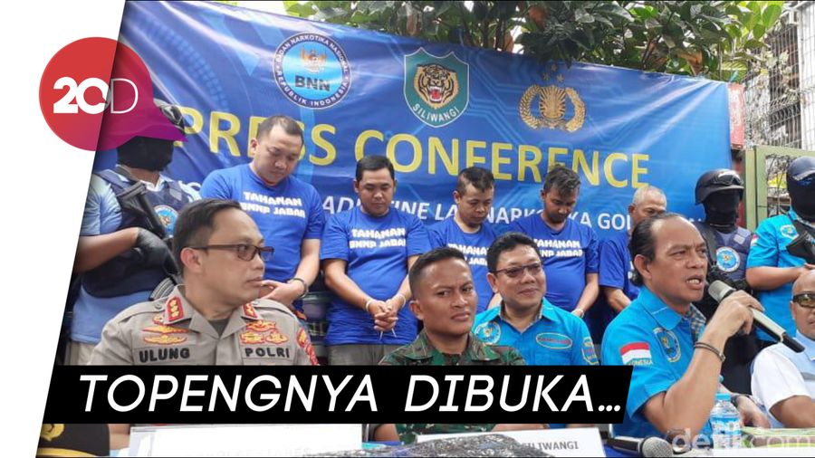 Tampang 5 Orang di Balik Berdirinya Pabrik Pil Narkoba di Bandung