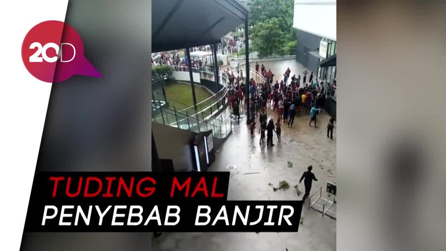 Massa Korban Banjir Demo AEON Mall JGC Cakung