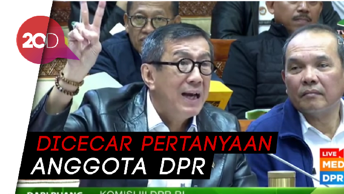 Acungkan Dua Jari, Menkum Yasonna Bersumpah Tak Kenal Harun Masiku