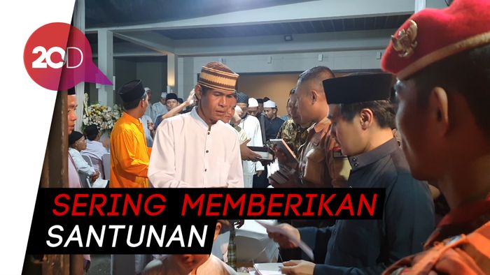 Ashraf Sinclair Dikenal Dekat dengan Anak Yatim