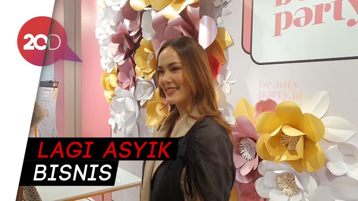 Jadi Single Parent, Cathy Sharon Masih Betah Menjomblo