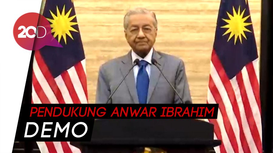 Mahathir Bertahan di Tengah Gejolak Politik Malaysia