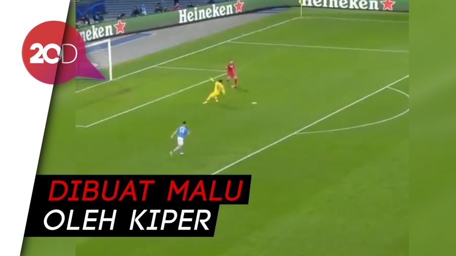  Saat Messi Terpeleset dan Jatuh Digocek Ospina