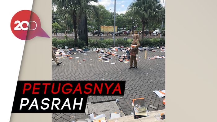 Viral Sampah Berserakan saat Raker ASN di Jatim