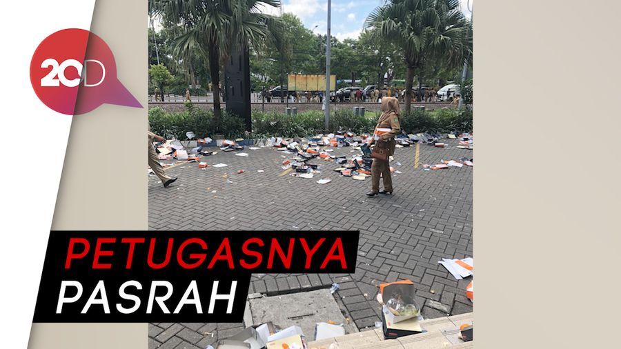 Viral Sampah Berserakan saat Raker ASN di Jatim
