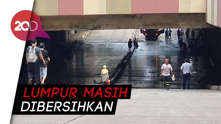 Usai Banjir 1 Meter, Jalan Underpass Kemayoran Masih Ditutup