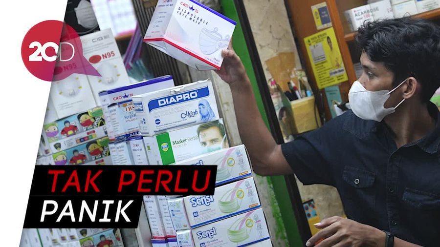 Banyak Diburu Warga, Jokowi: Ada 50 Juta Stok Masker di RI