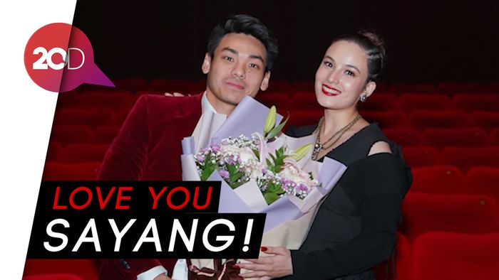 Go Public, Chelsea Islan Foto Mesra Bareng Rob Clinton
