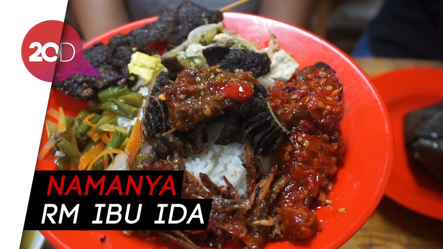 Makan Gaya Prasmanan Rasa Sunda yang Murah Meriah
